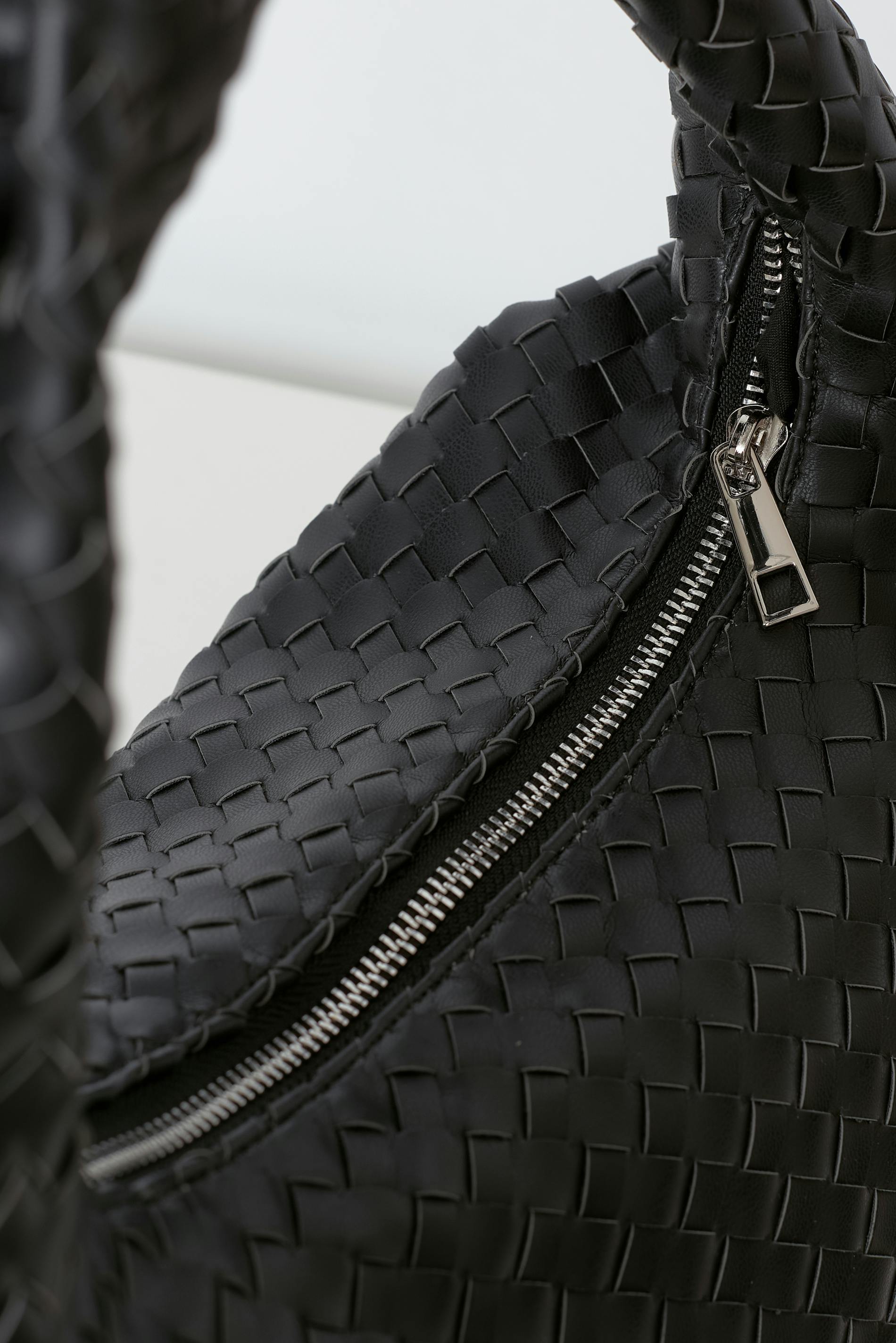 Braided shoulder bag