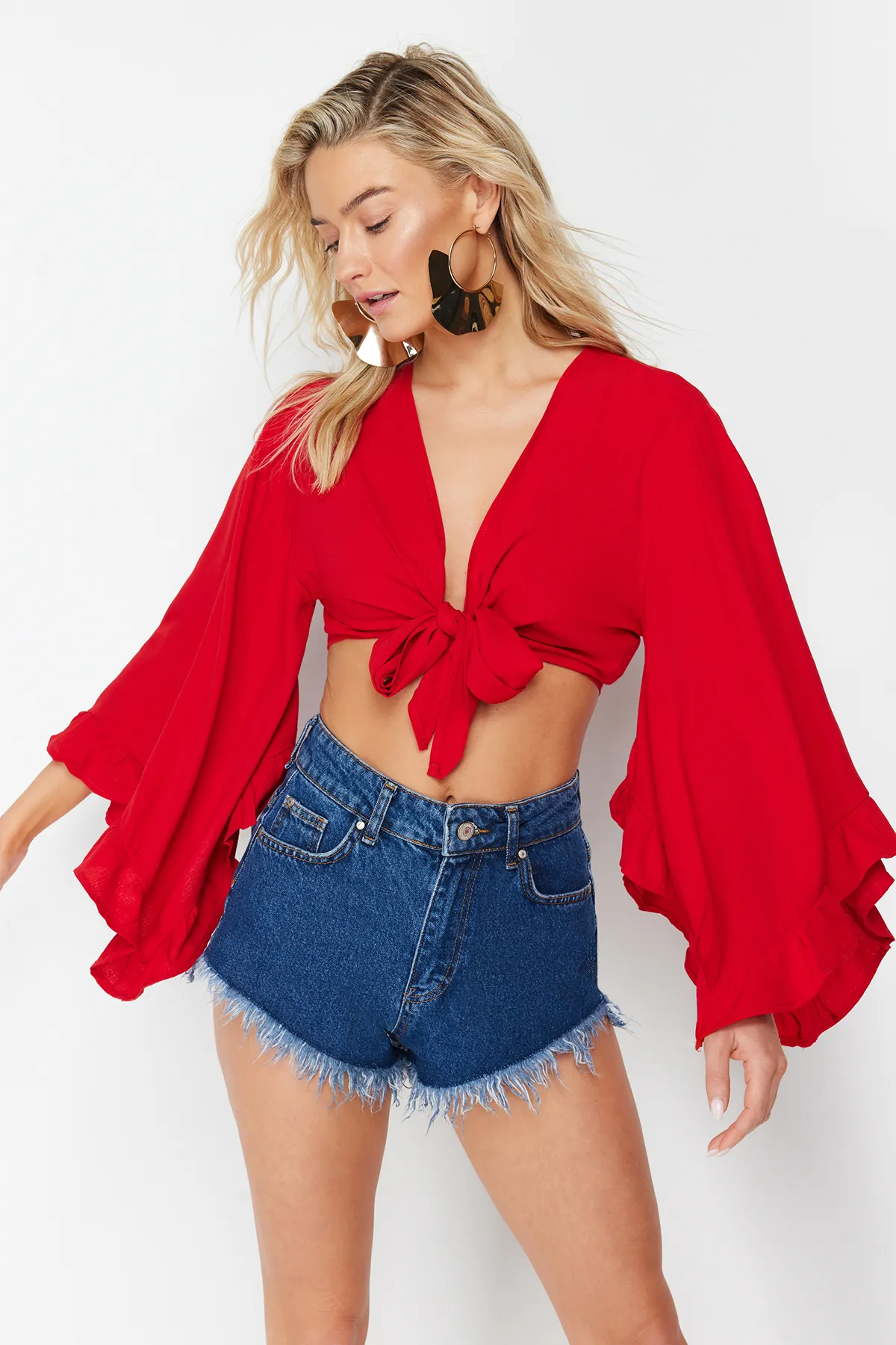 Trendyol Collection  Rote, bauchfreie, gewebte Volantbluse TBESS19BB0095