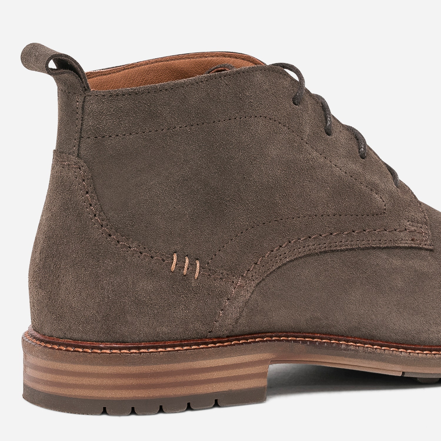Chukka boots marron foncé en cuir velours