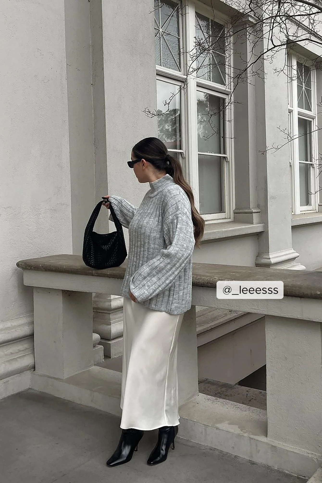 Gerippter Strickpullover mit Rollkragen