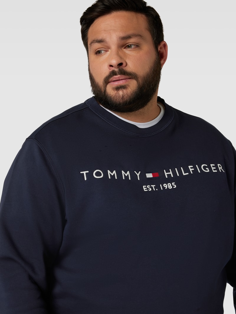 PLUS SIZE Sweatshirt mit Label-Stitching in marineblau