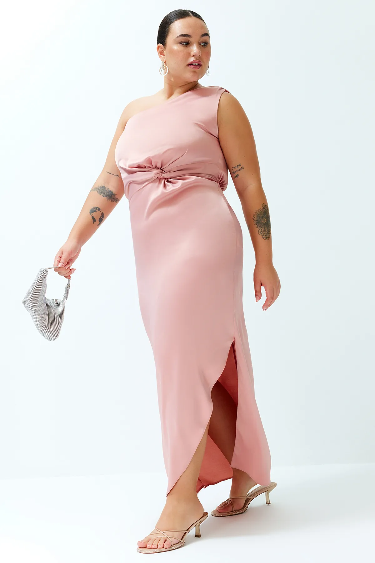 Trendyol Curve  Rosa gewebtes Satinkleid TBBSS24AH00113