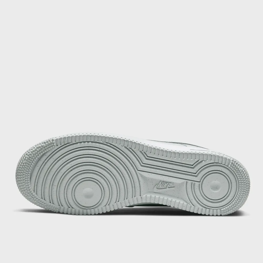 Nike Air Force 1 DN4925-001 / grau