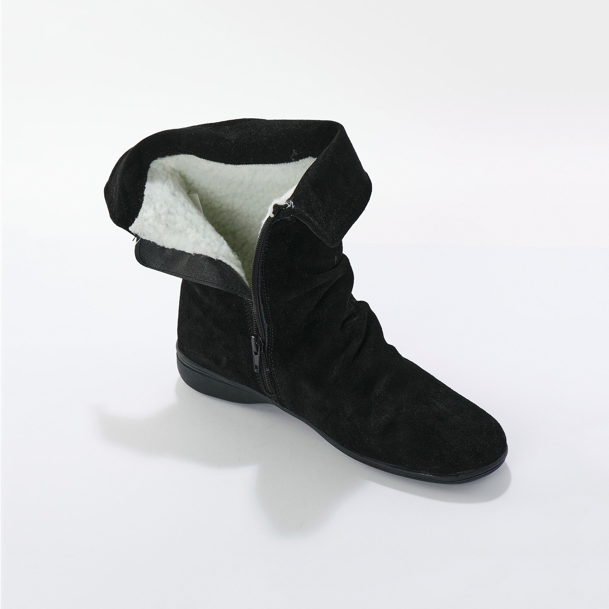 Boots fourrées en croûte de cuir