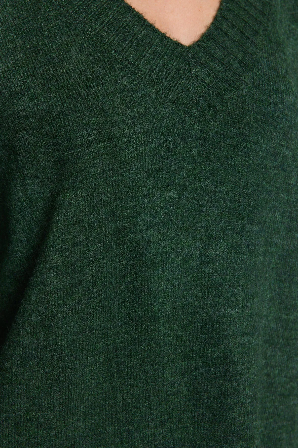 Trendyol Collection  Grünes Super-Mini-Strick-Tunikakleid mit weicher Struktur und V-Ausschnitt TWOAW24EL00086