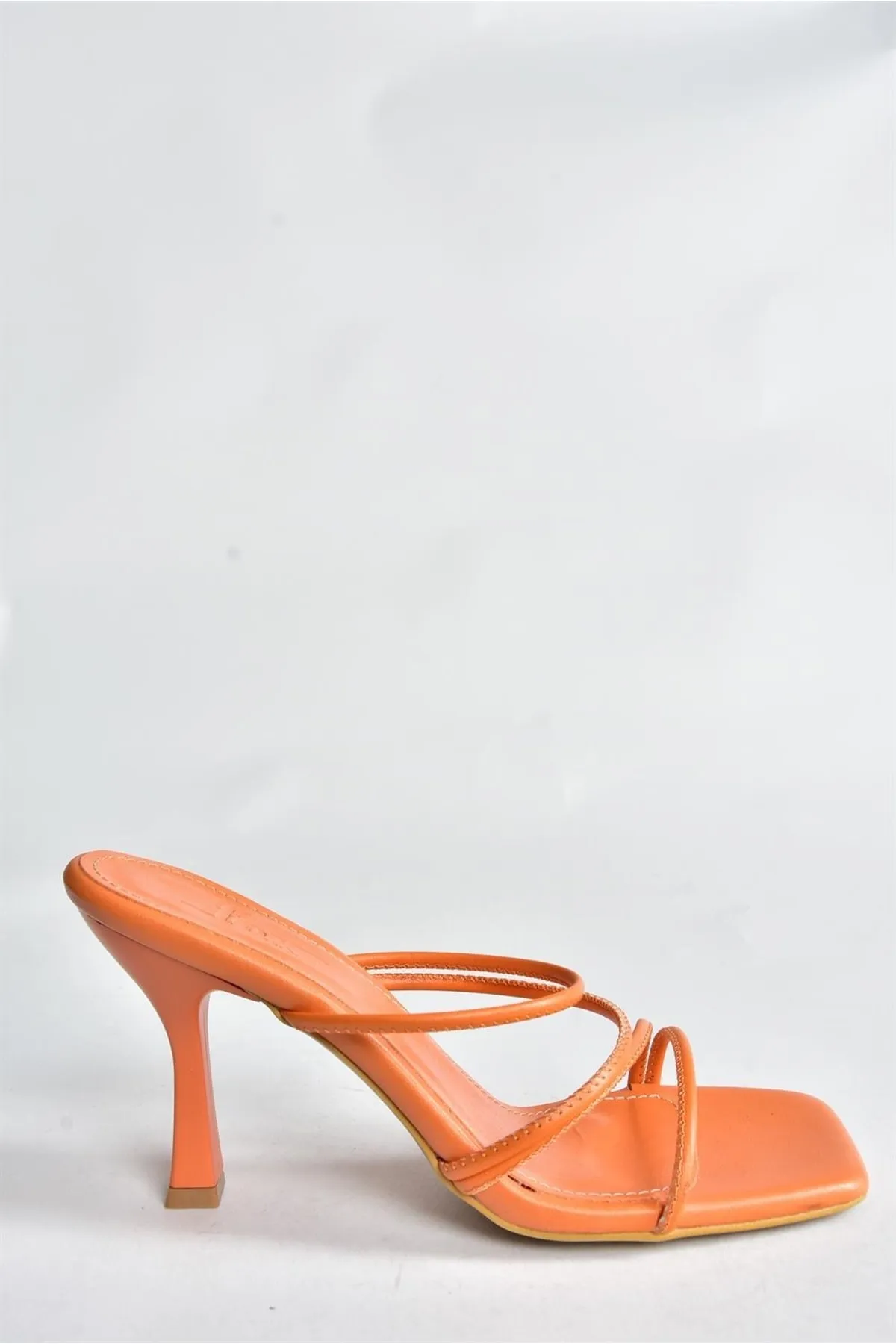 Fox Shoes  Orangefarbene Damenschuhe mit dicken Absätzen P590033909