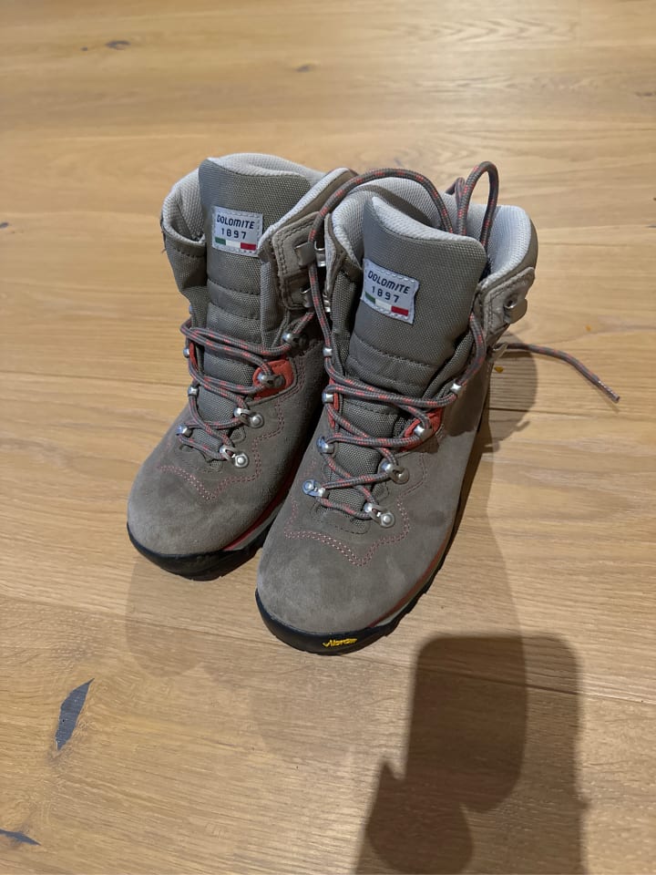 DOLOMITE ST.Moritz GTX W's Wanderschuhe Gore Tex in Mud Grey/Coral Red günstig kaufen 36