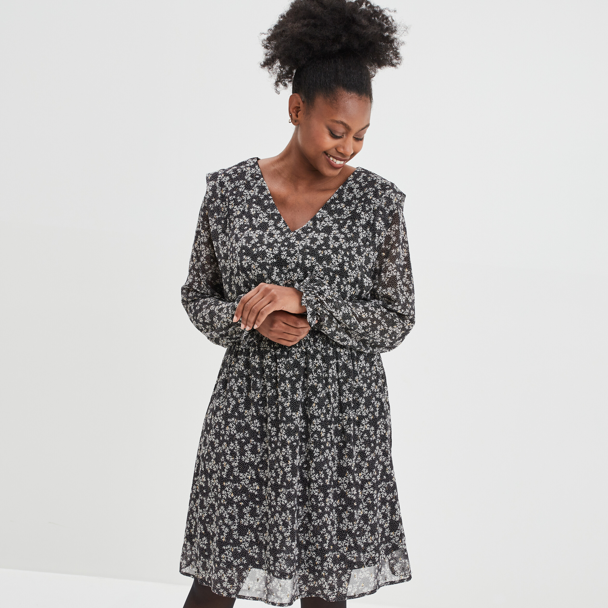 Robe évasée taille élastiquée col en V noir femme | La Halle