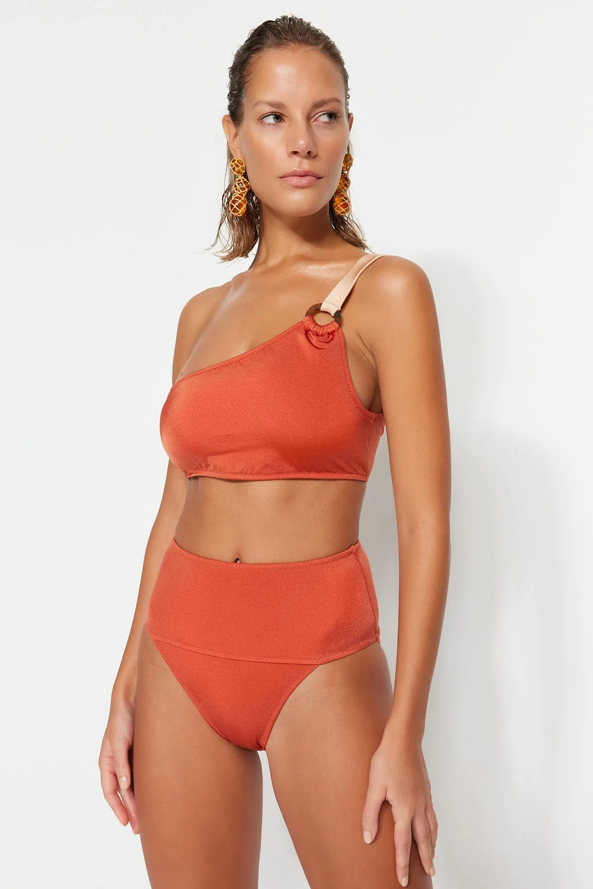 Trendyol Collection  Zimtfarbene Bikinihose mit hoher Taille TBESS22BA0089