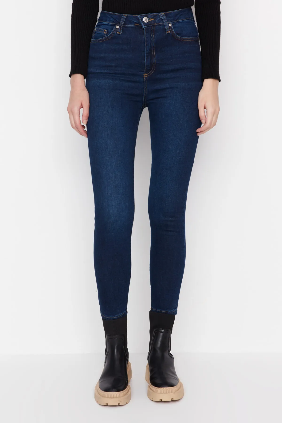 Trendyol Collection  Marineblaue Skinny-Jeans mit superhoher Taille TWOSS22JE0560