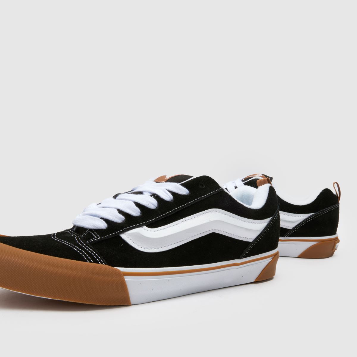Vans knu skool sneakers i svart och vitt