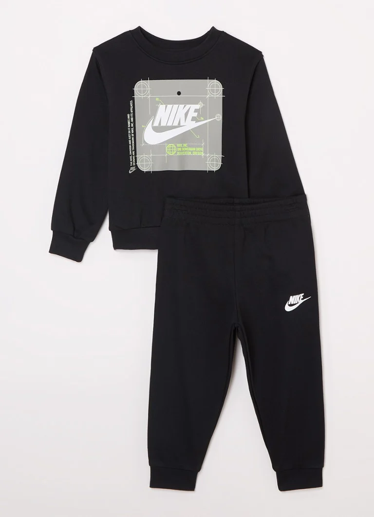 Set din două piese Nike Future Utility: hanorac și pantaloni de trening.