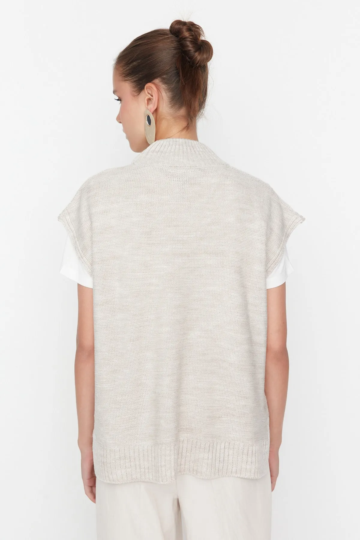 Trendyol Collection  Rollkragenpullover mit Steinstrickdetails TWOAW23SV00100