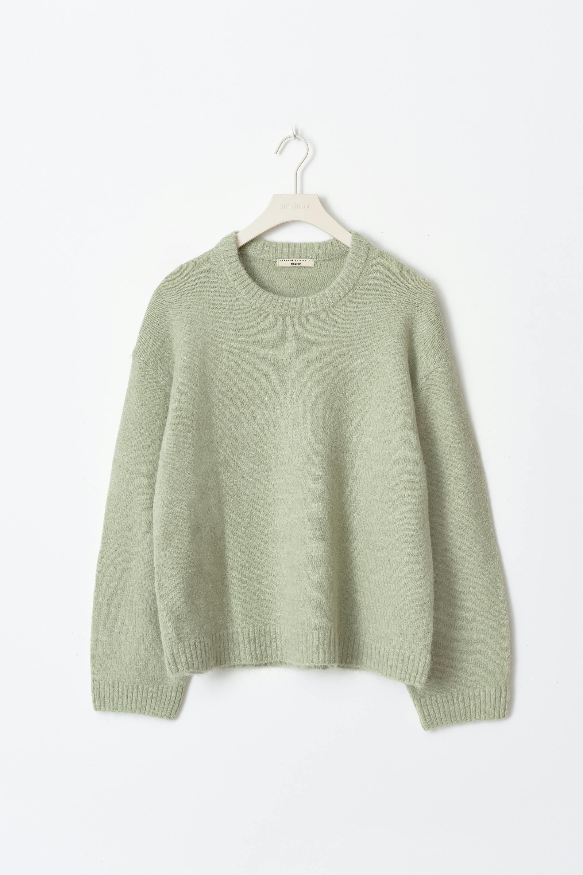 Crew neck knitted sweater