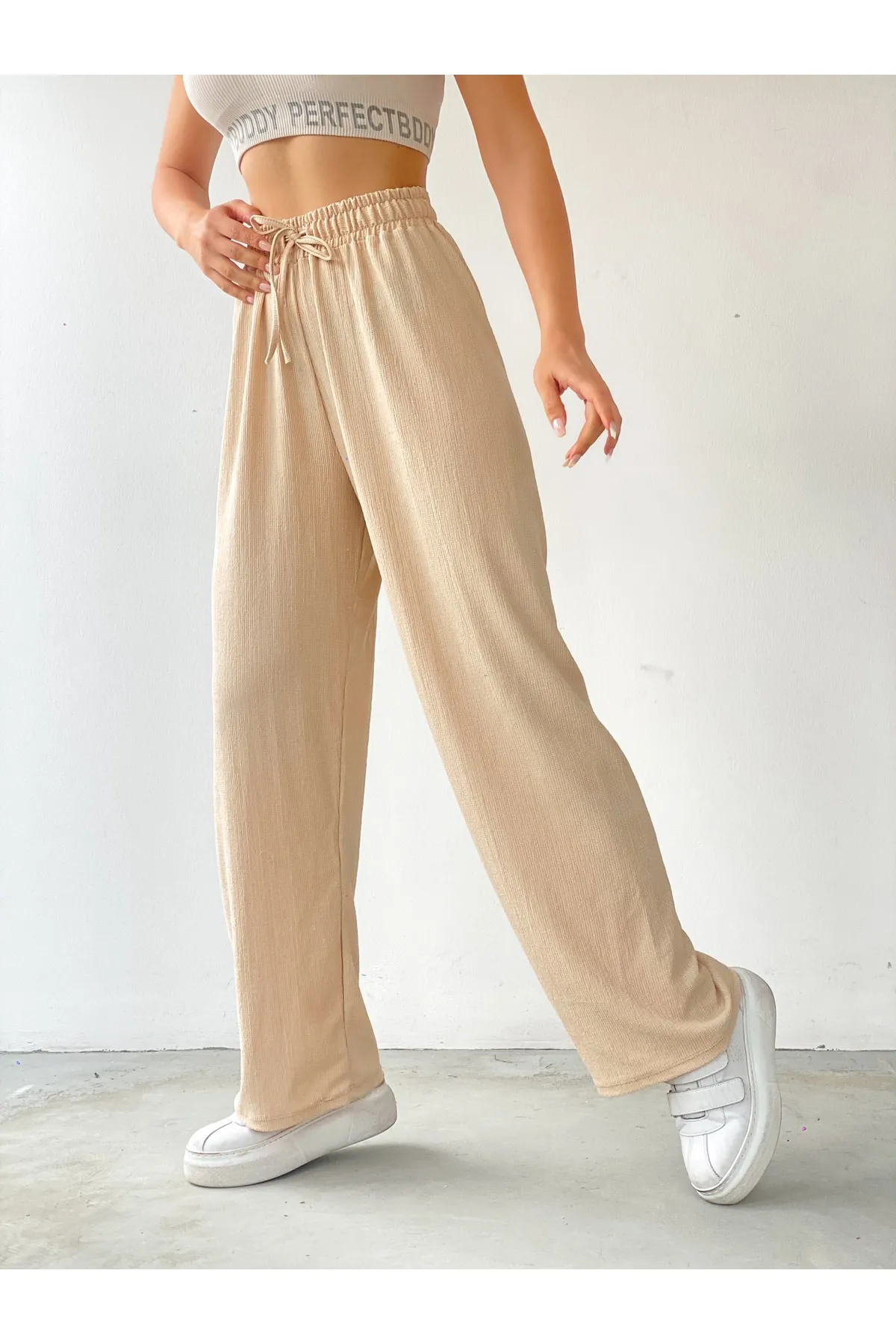 BEJNA  Beigefarbene Palazzo-Hose mit elastischem Bund für Damen