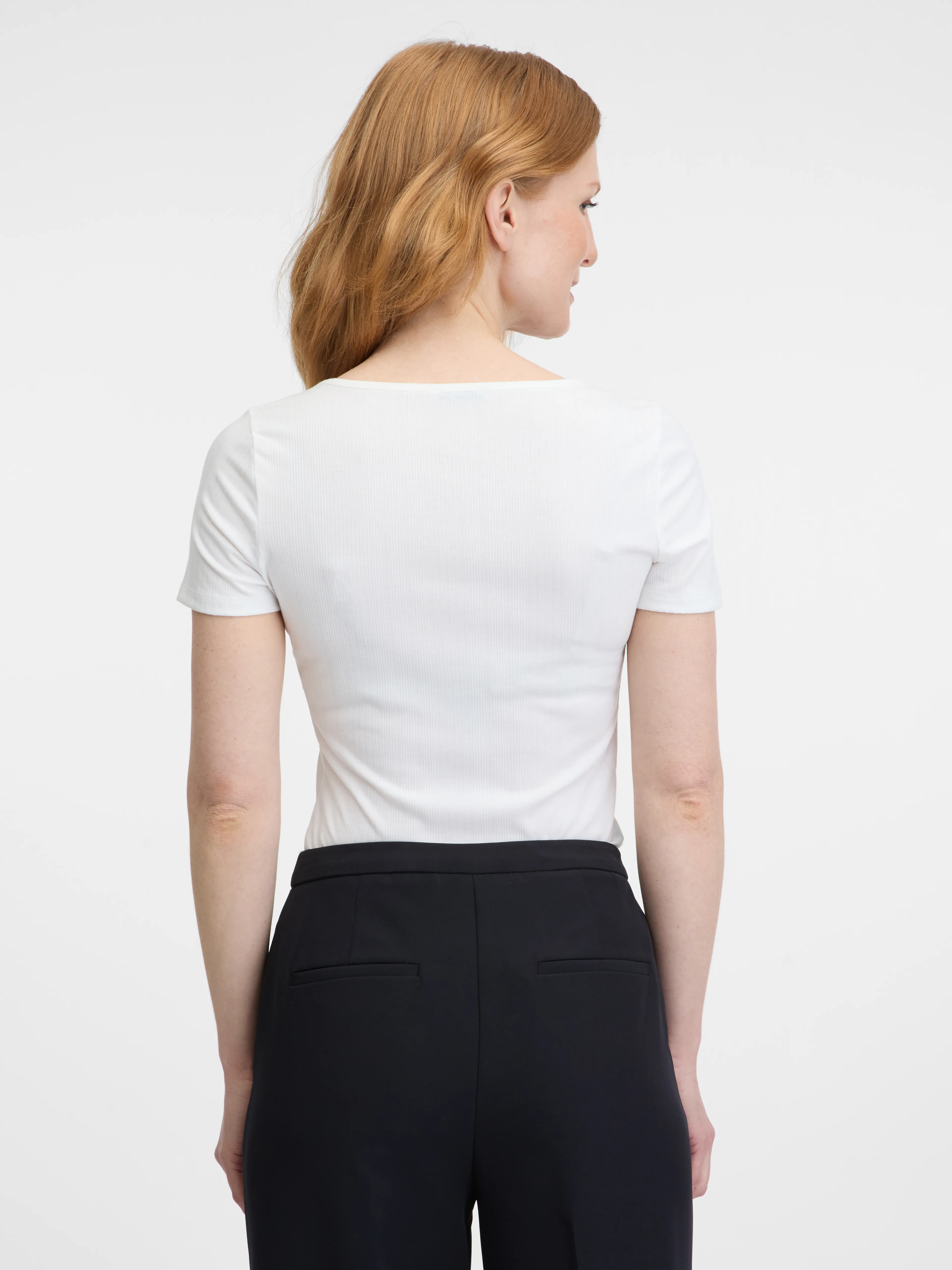 Weißes Damen-T-Shirt mit dekorativem Detail ORSAY