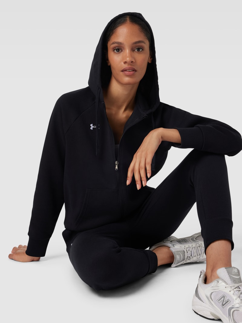 Sweatjacke mit Kapuze in schwarz