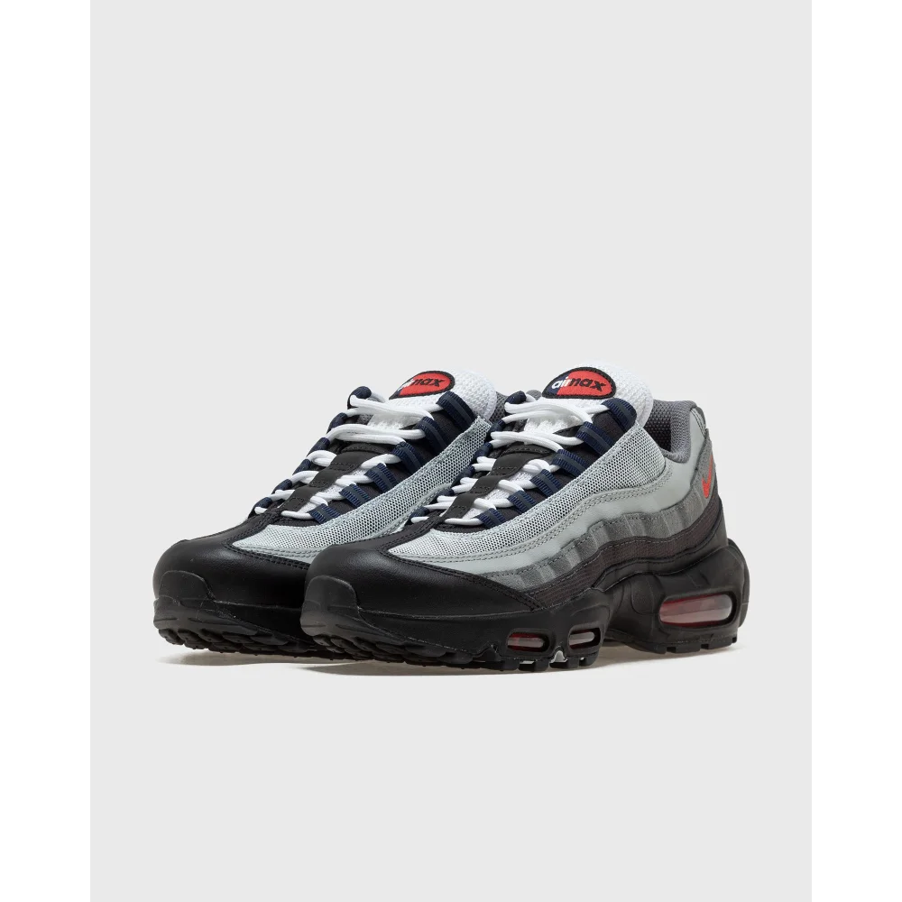 Nike Air Max 95 DM0011-007 / schwarz