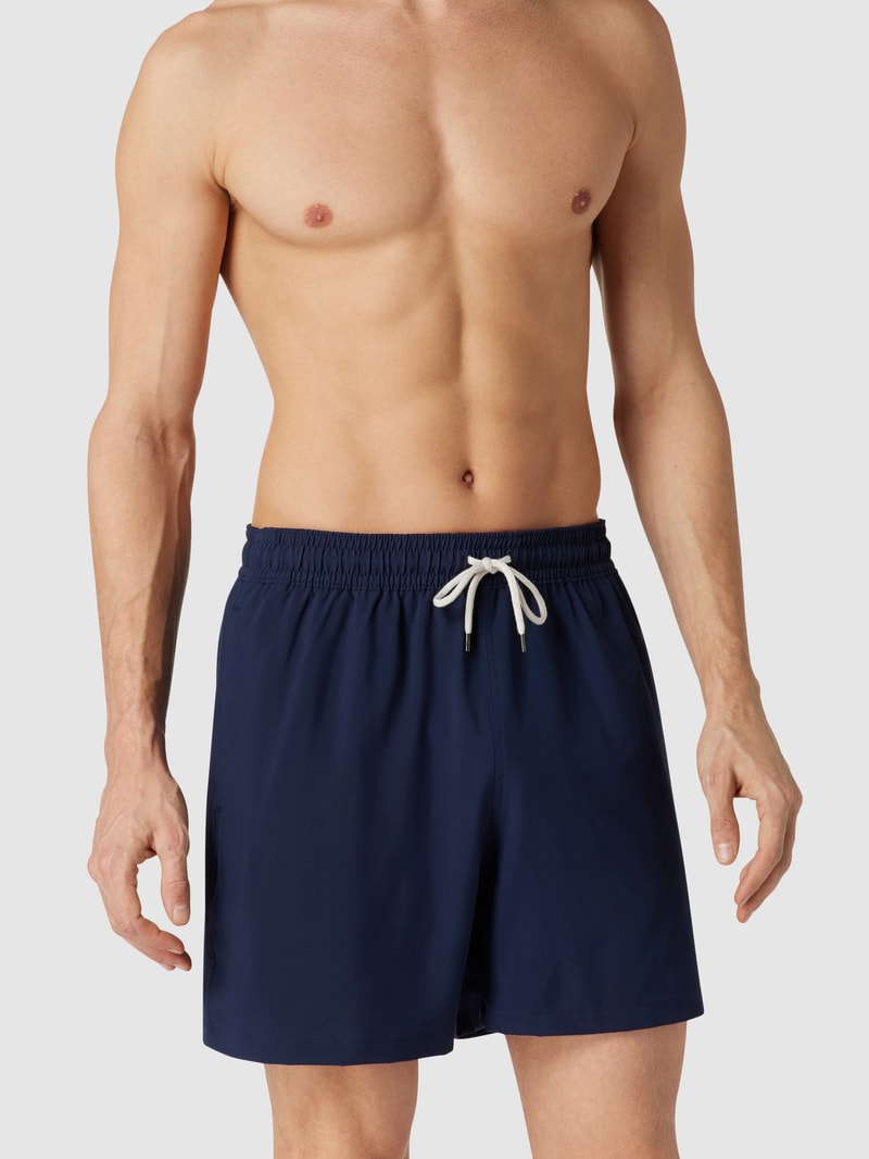Badehose mit kontrastiven Details in marineblau
