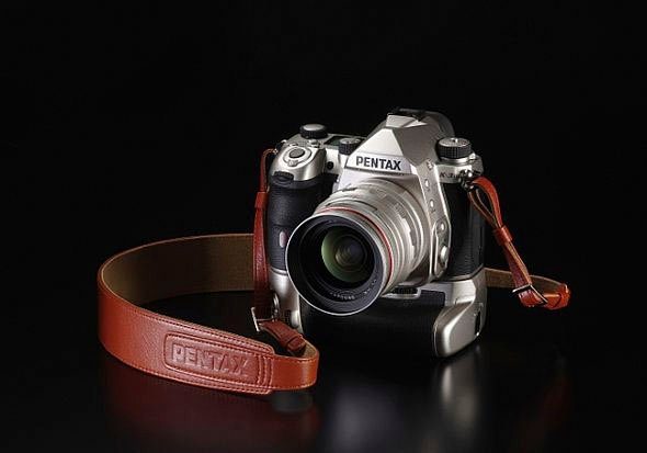 PENTAX Premium PENTAX K-3 MIII Systemkamera (18-135 WR, 25,73 MP, Bluetooth, WLAN (Wi-Fi)