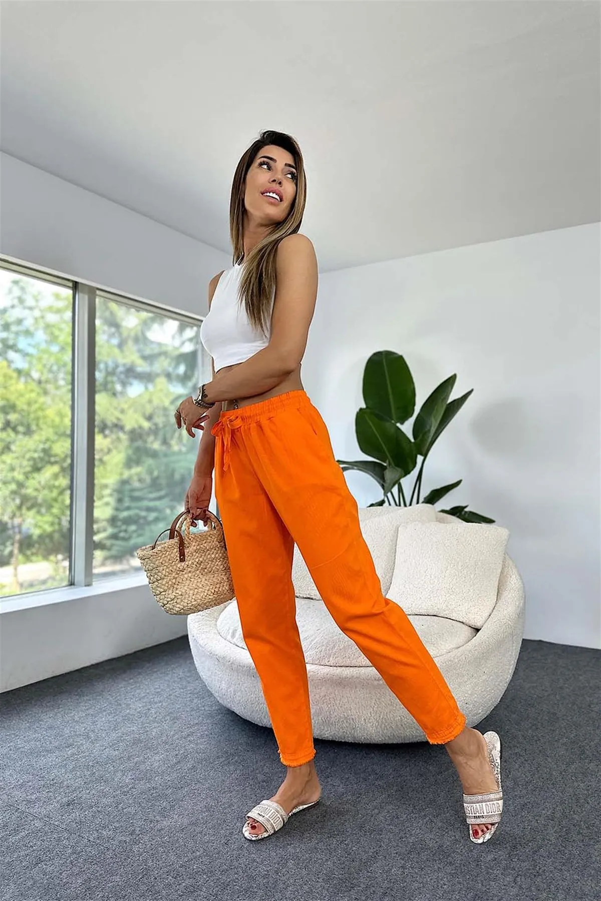 Laluvia  Gefärbte Gabardine-Hose mit Quastendetail