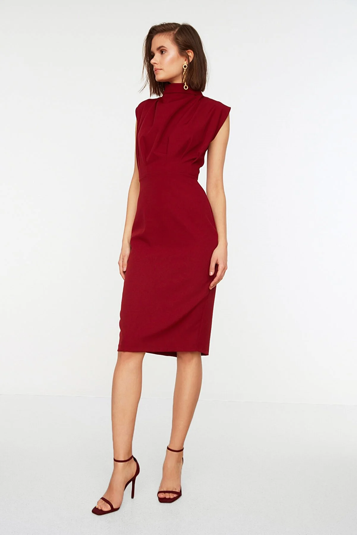 Trendyol Collection  Weinrotes Midi-Webkleid mit Stehkragen TWOAW20EL0311