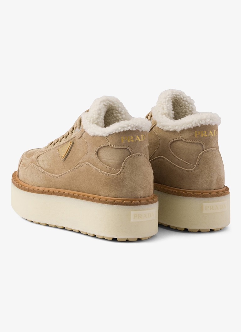 Prada Sneaker van suède stretla schapenvacht