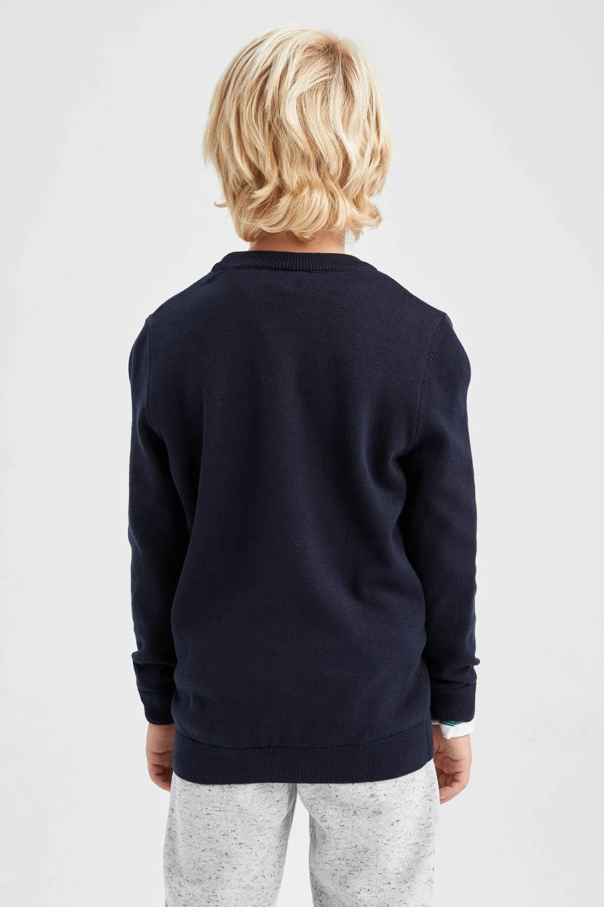DeFacto  Slim Fit-Sweatshirt mit Rundhalsausschnitt für Jungen X6085a622au