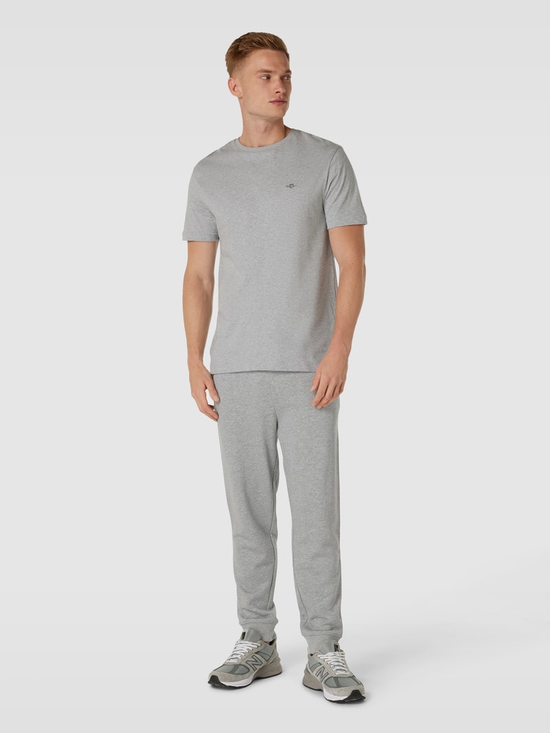 Sweatpants mit Label-Stitching Modell 'SHIELD' in mittelgrau meliert