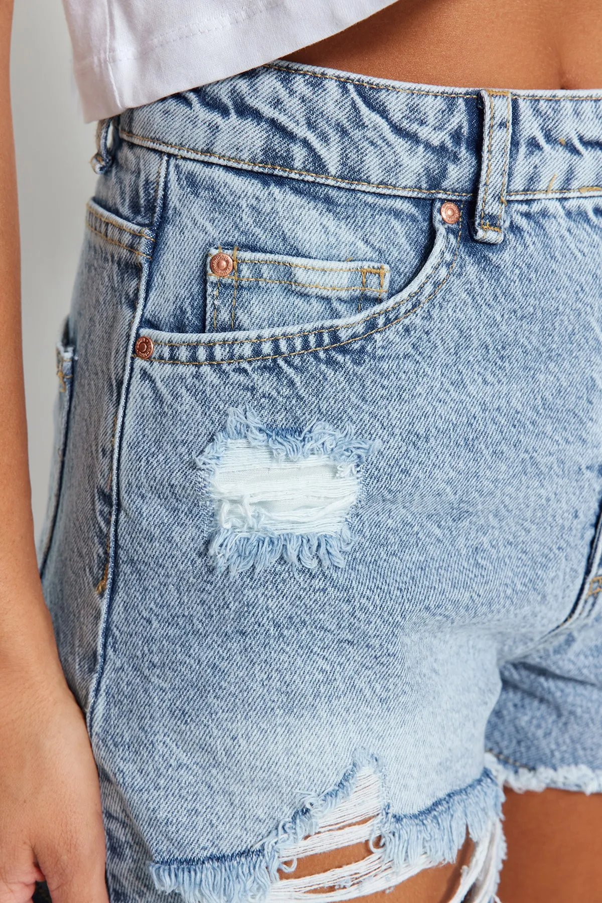 Trendyol Collection  Hellblaue Shorts und Bermuda TWOSS23SR00278