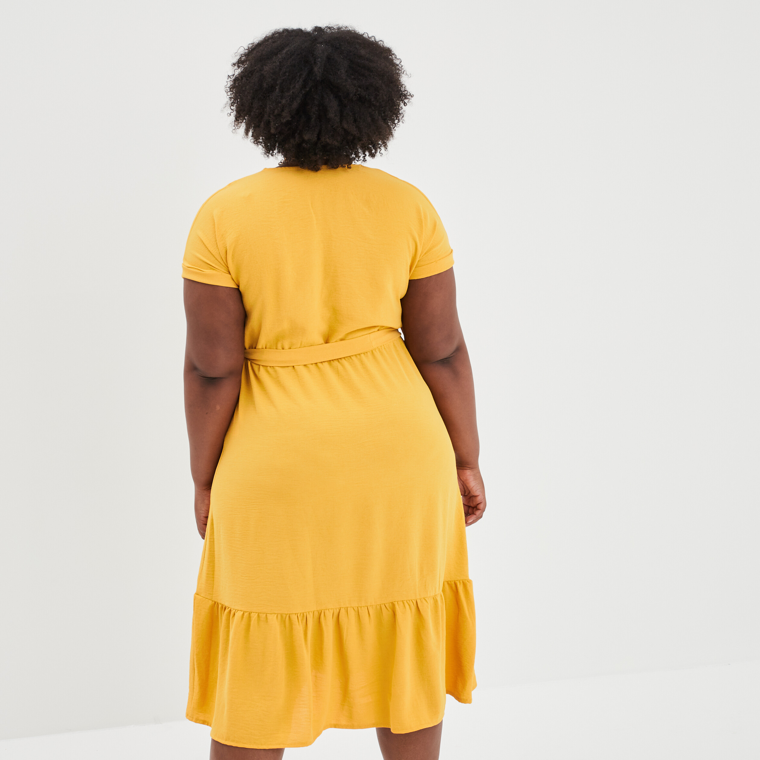 Robe cache-coeur évasée ceinturée jaune moutarde femme | La Halle