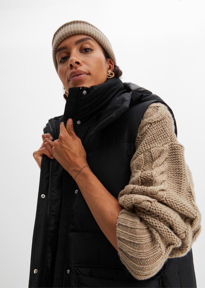 Wattierte Steppweste aus recyceltem Polyester mit abnehmbarer Kapuze