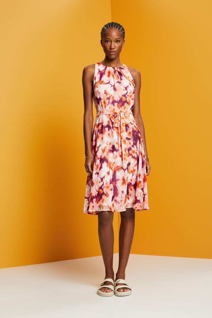 Gemustertes Chiffonkleid mit Bindegürtel