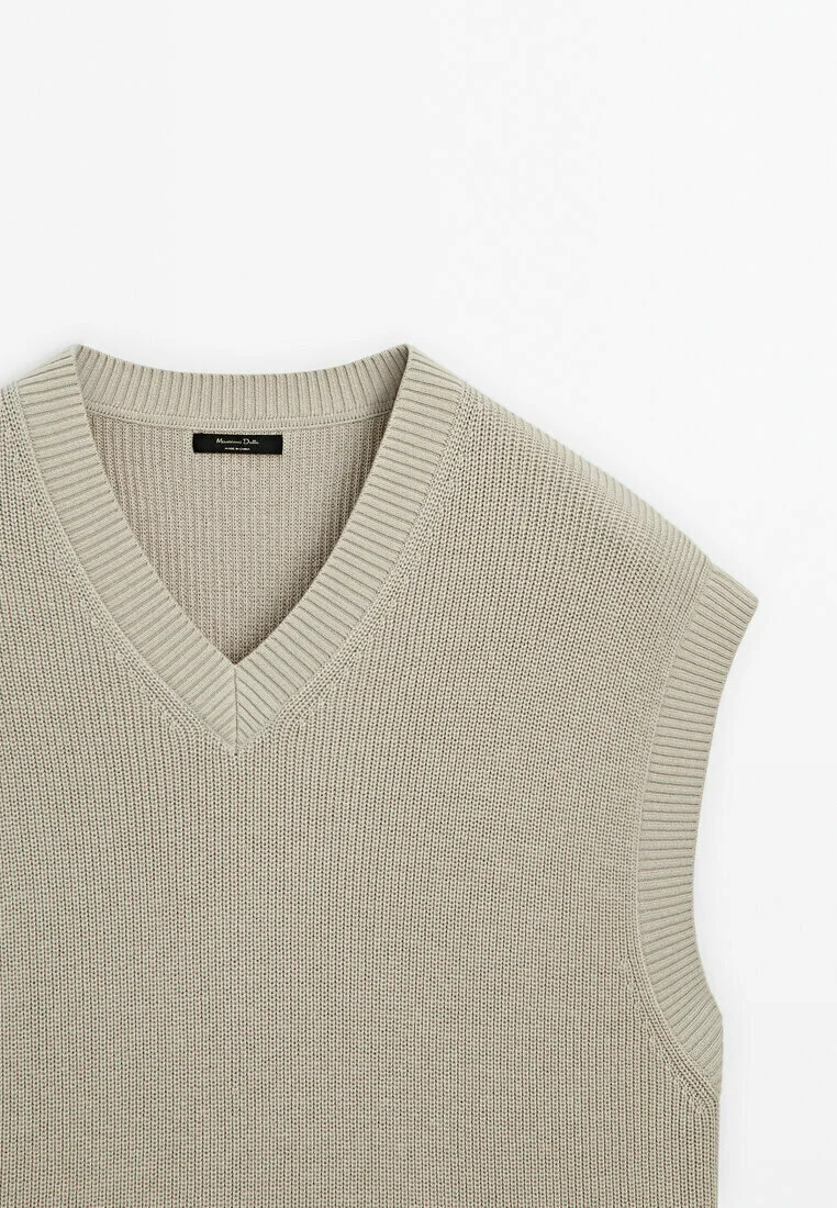 Suéter de cuello en V de Massimo Dutti