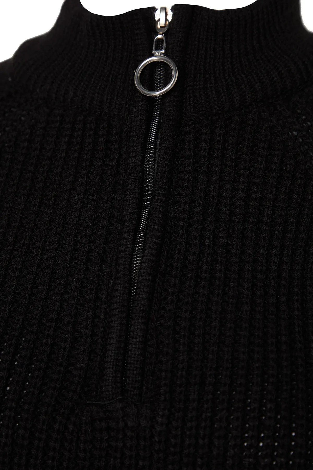 Trendyol Curve  Schwarzer Strickpullover mit Reißverschlusskragen