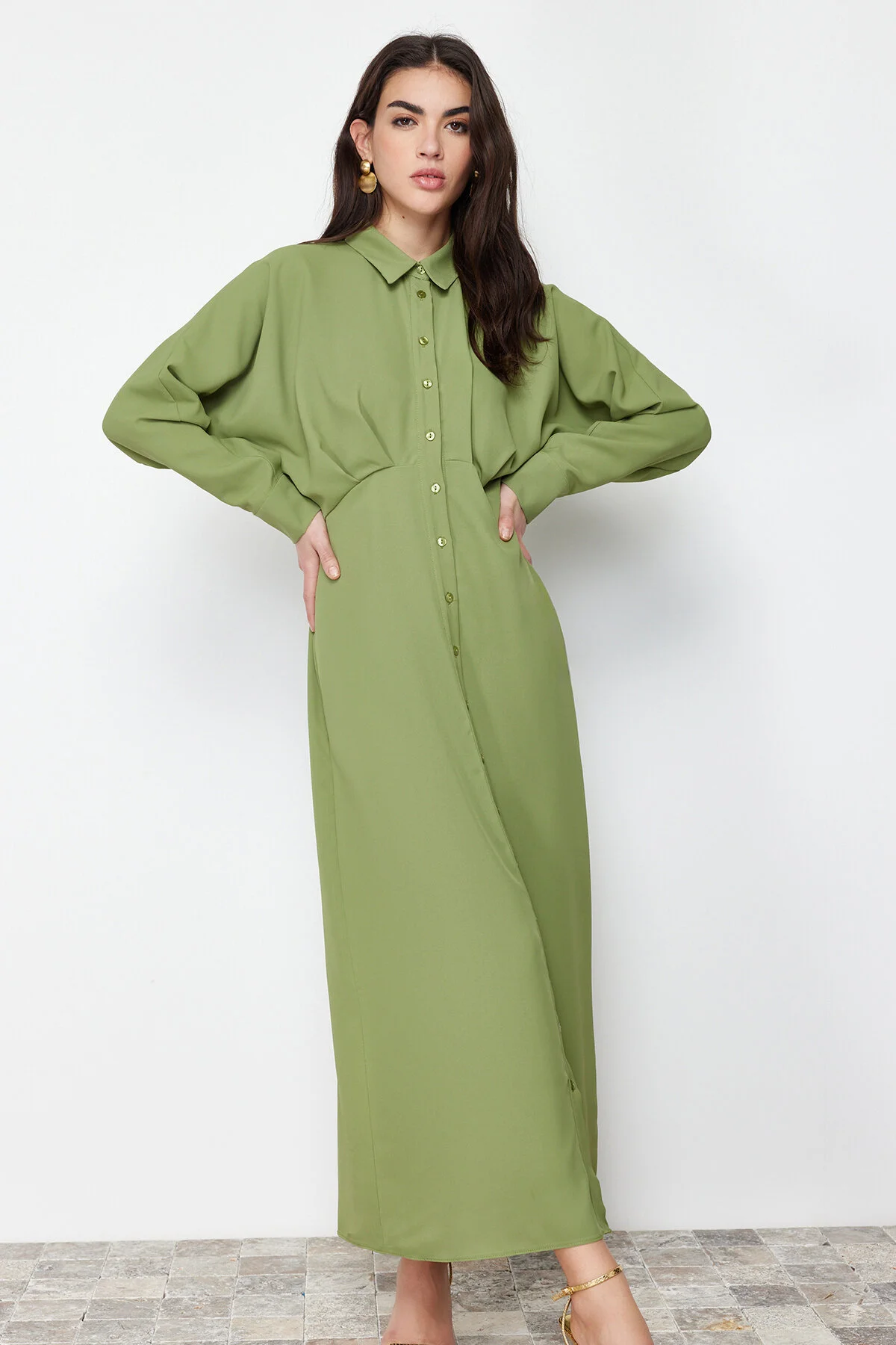 Trendyol Modest  Khakifarbenes, detailliertes, gewebtes Hemdkleid TCTSS24EB00011