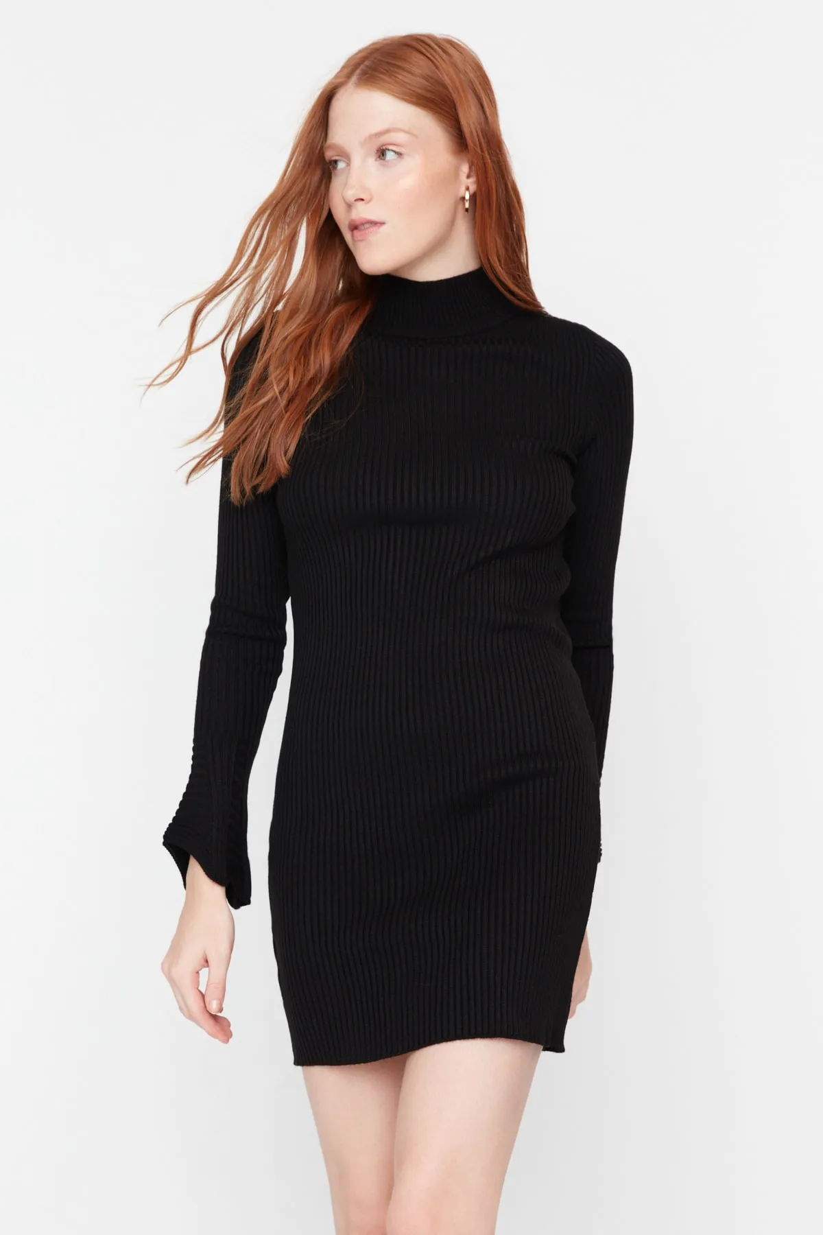 Trendyol Collection  Schwarzes schwarzes tailliertes Mini-Strick-Basic-Kleid TWOAW23EL01415 Kleid TWOAW23EL01415