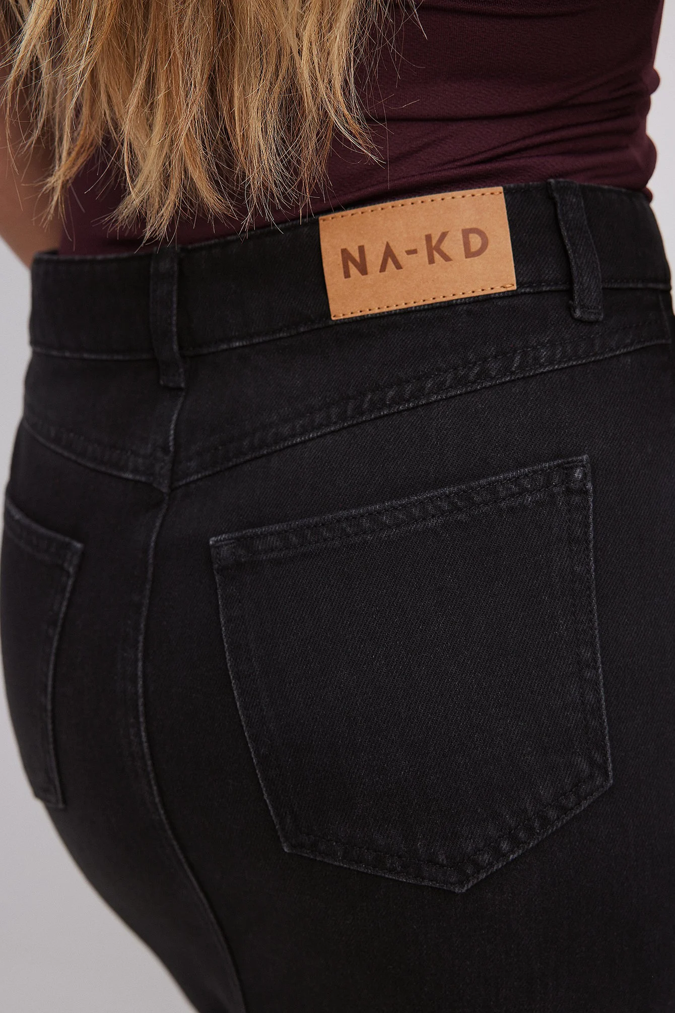 Maxirock mit Detail hinten