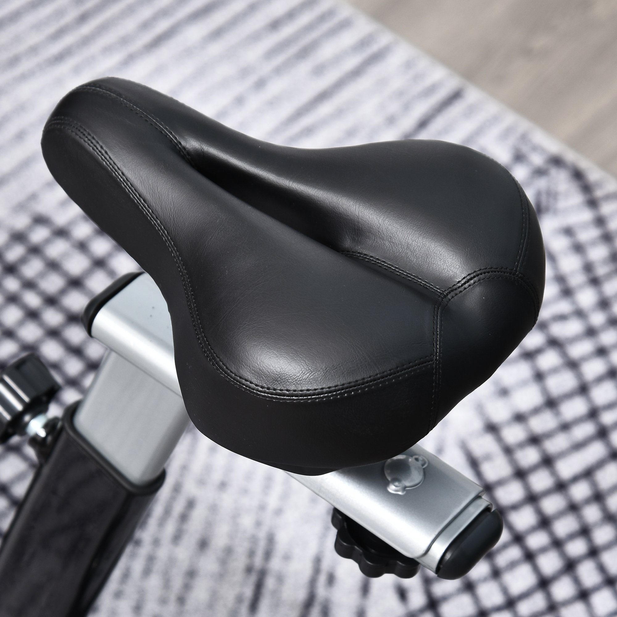 HOMCOM Heimtrainer Fahrradtrainer, höhenverstellbar, 47 x 120 x 117cm, mit LCD-Anzeige