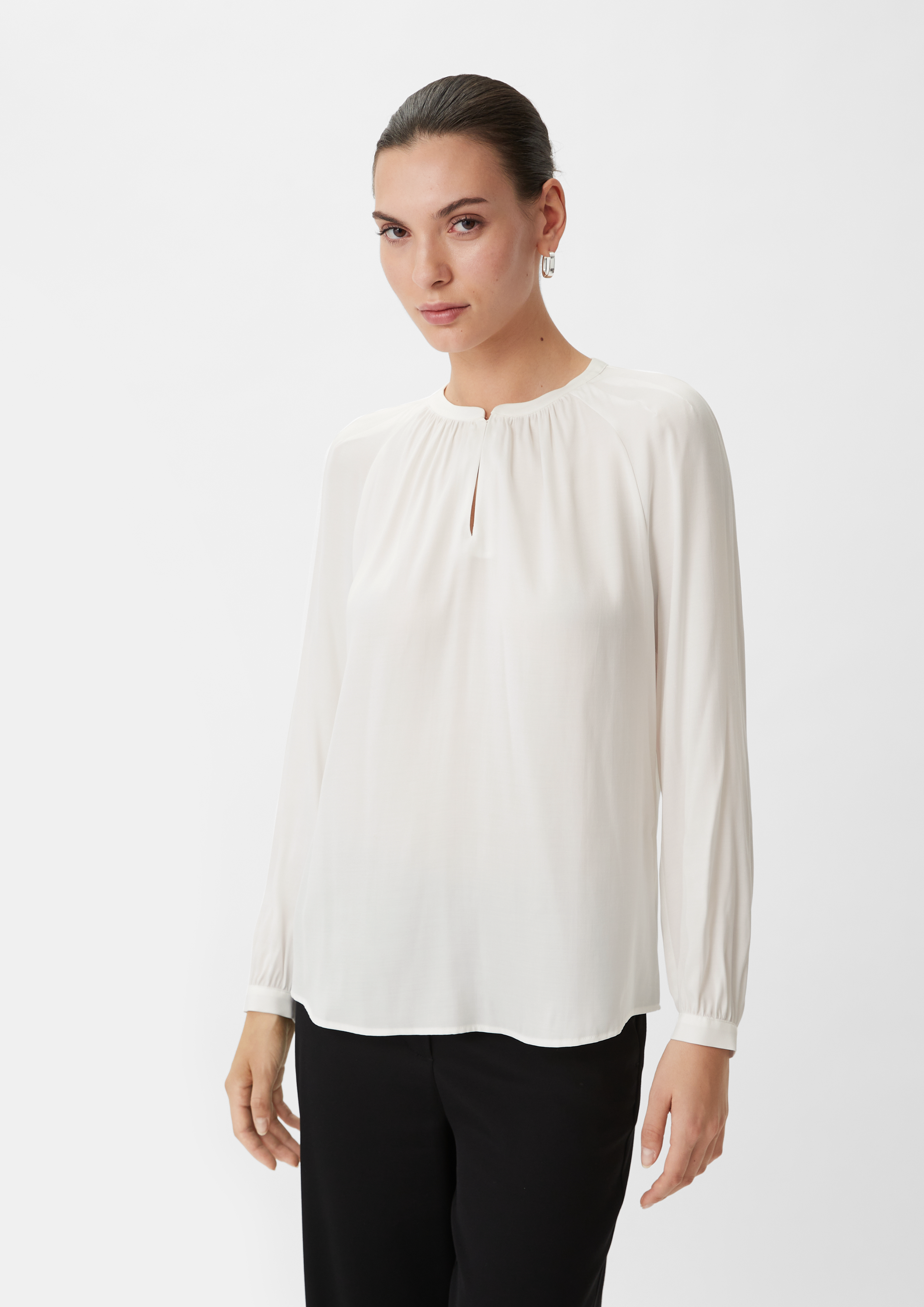 Satinbluse aus Viskosemix - weiß