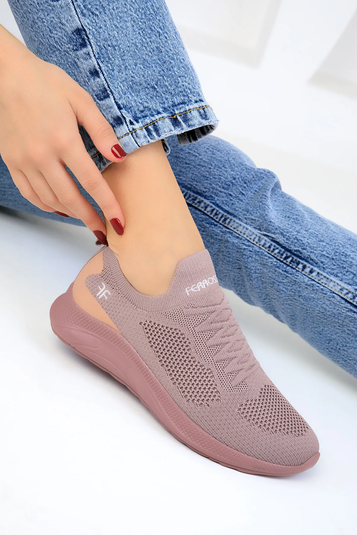 SOHO  Lachsfarbene Damen-Sneakers 16979