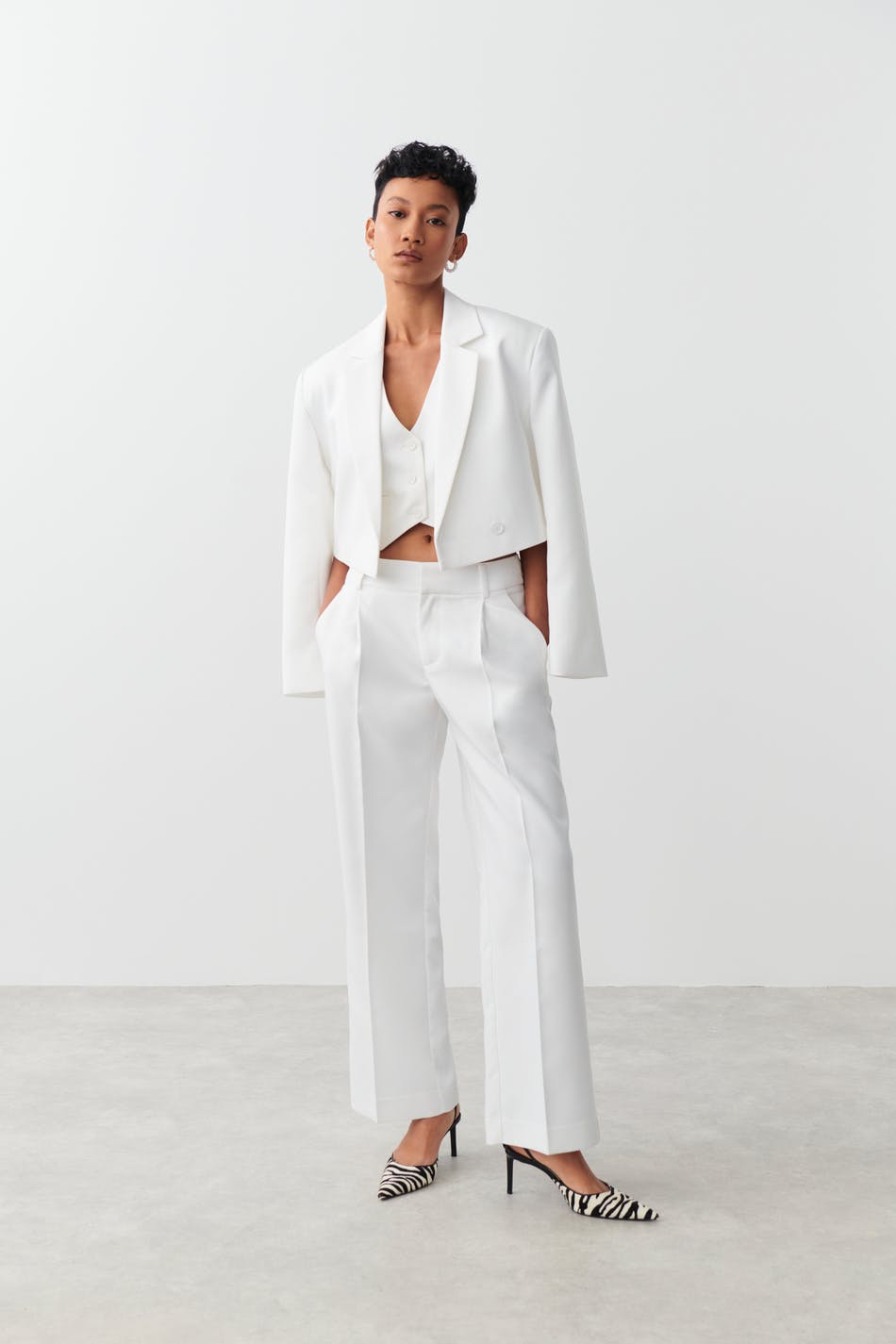 Low waist trousers