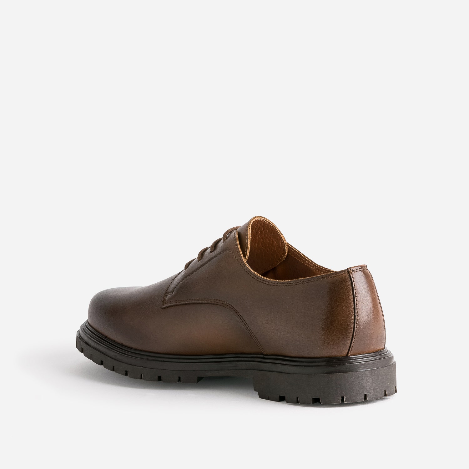 Derby cognac en cuir semelle crantée