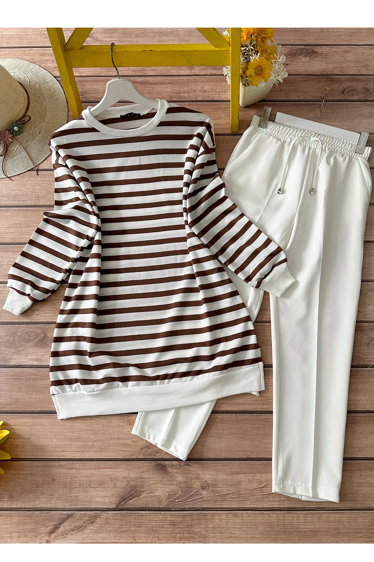 MODAQU  Kombi-Set aus Tunika und Hose mit Streifen - Braun