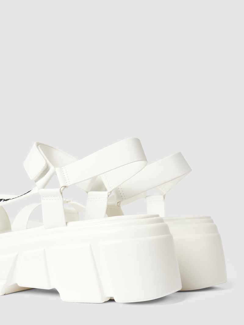 Sandalen mit Label-Detail Modell 'ASSERTIVE' in offwhite