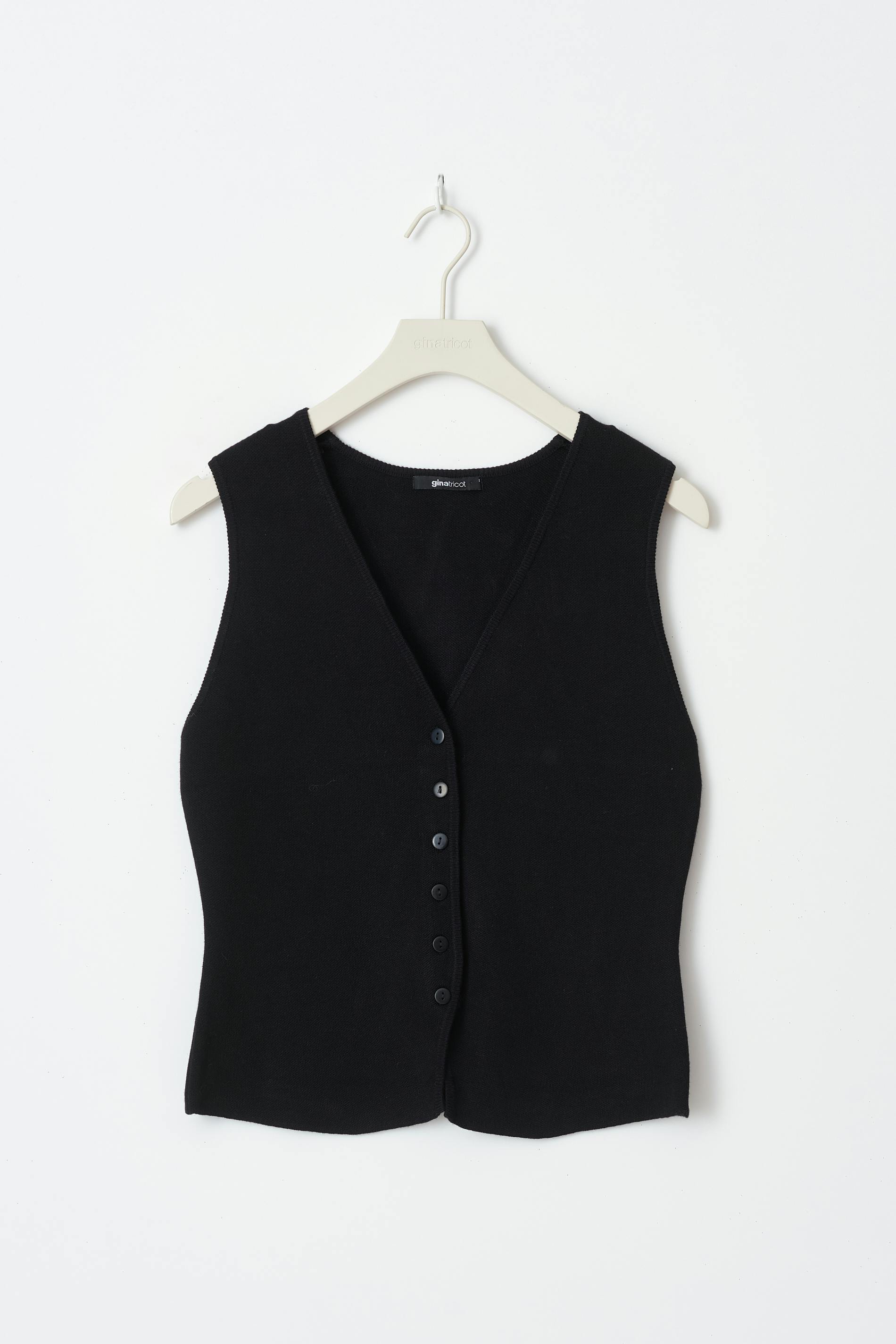 Knitted vest