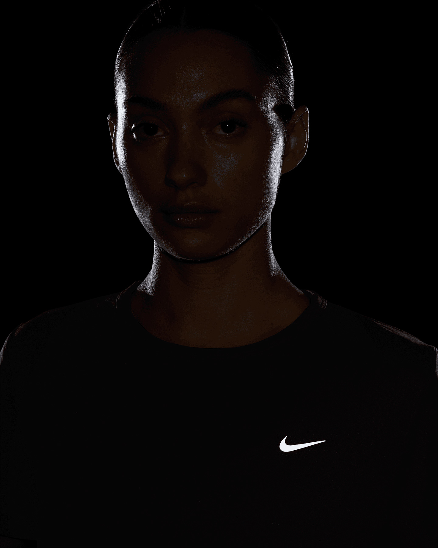 Koszulka do biegania Nike Tempo Dri Fit W HQ0648-010