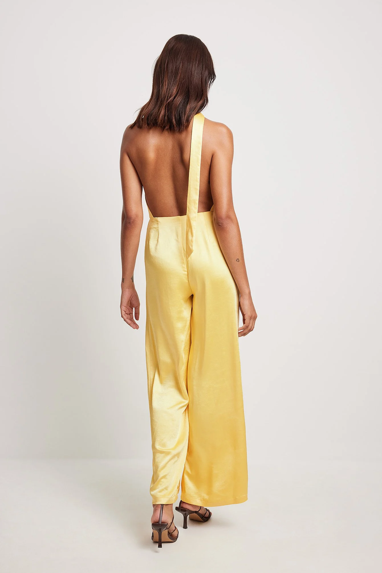 Jumpsuit mit offenem Rücken