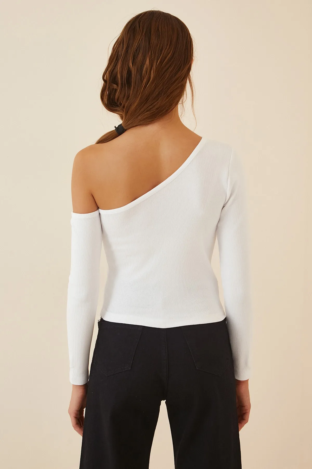 Happiness İstanbul  Schwarz-weiße, schulterfreie, schnurgebundene, zweiteilige Strickbluse für Damen TG00013