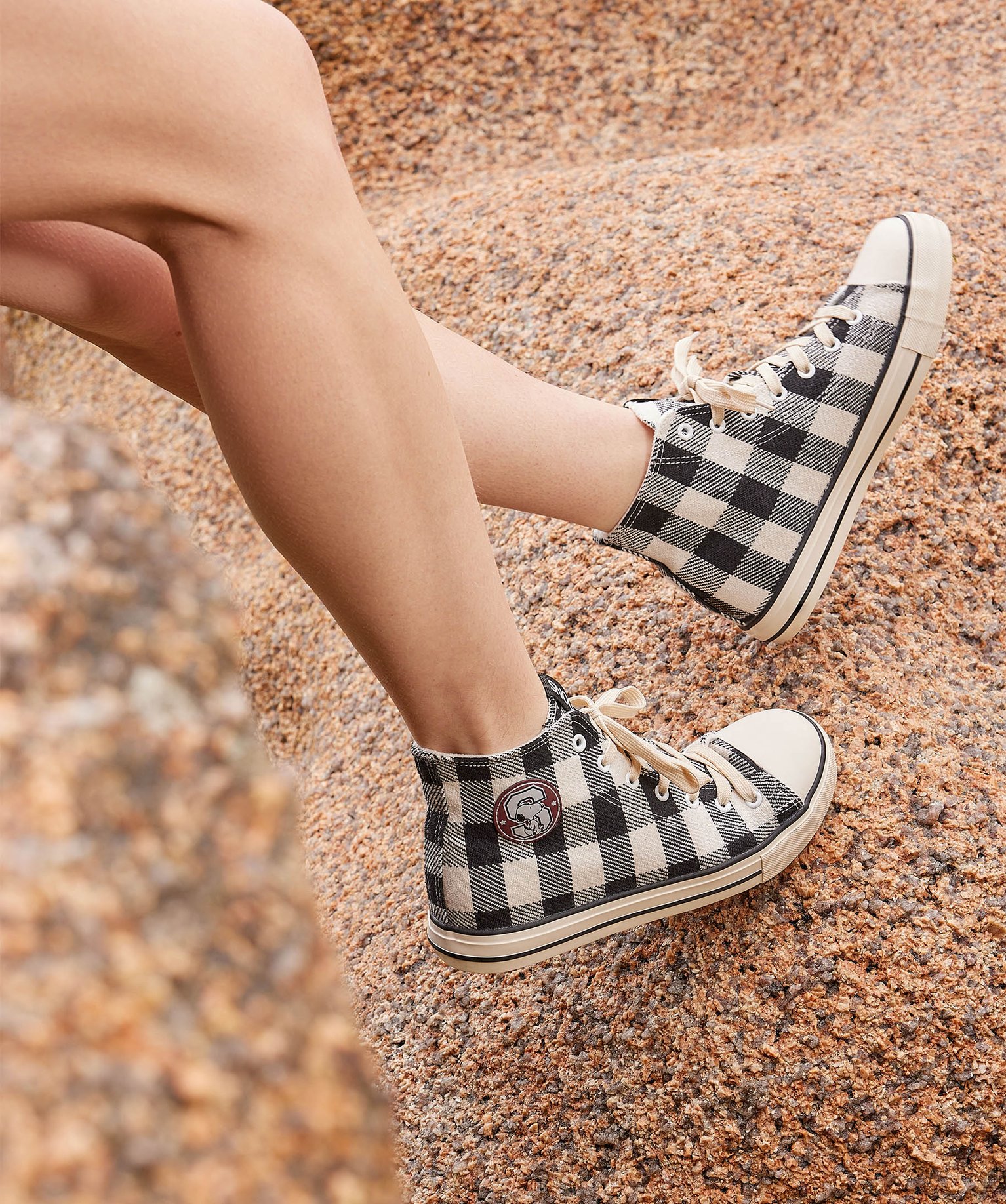 Baskets femme montantes en toile avec motif à carreaux - Sn... noir | GEMO